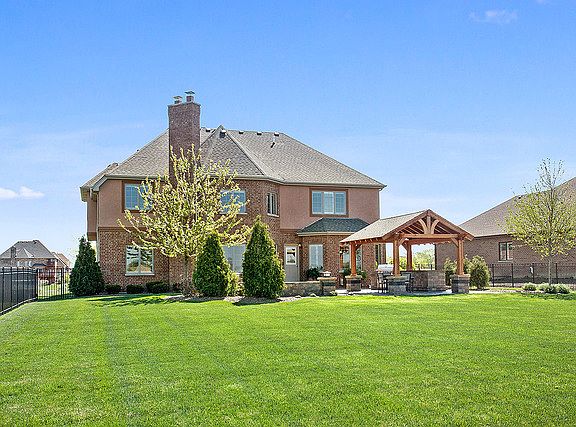 3rd image of 15658 Jeanne Ln