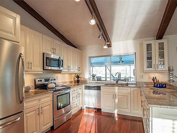 3rd image of 28417 Verde Ln