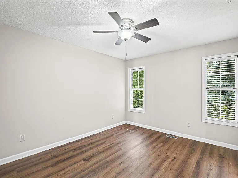 5180 Laurel Bridge Ct SE — Photo 27