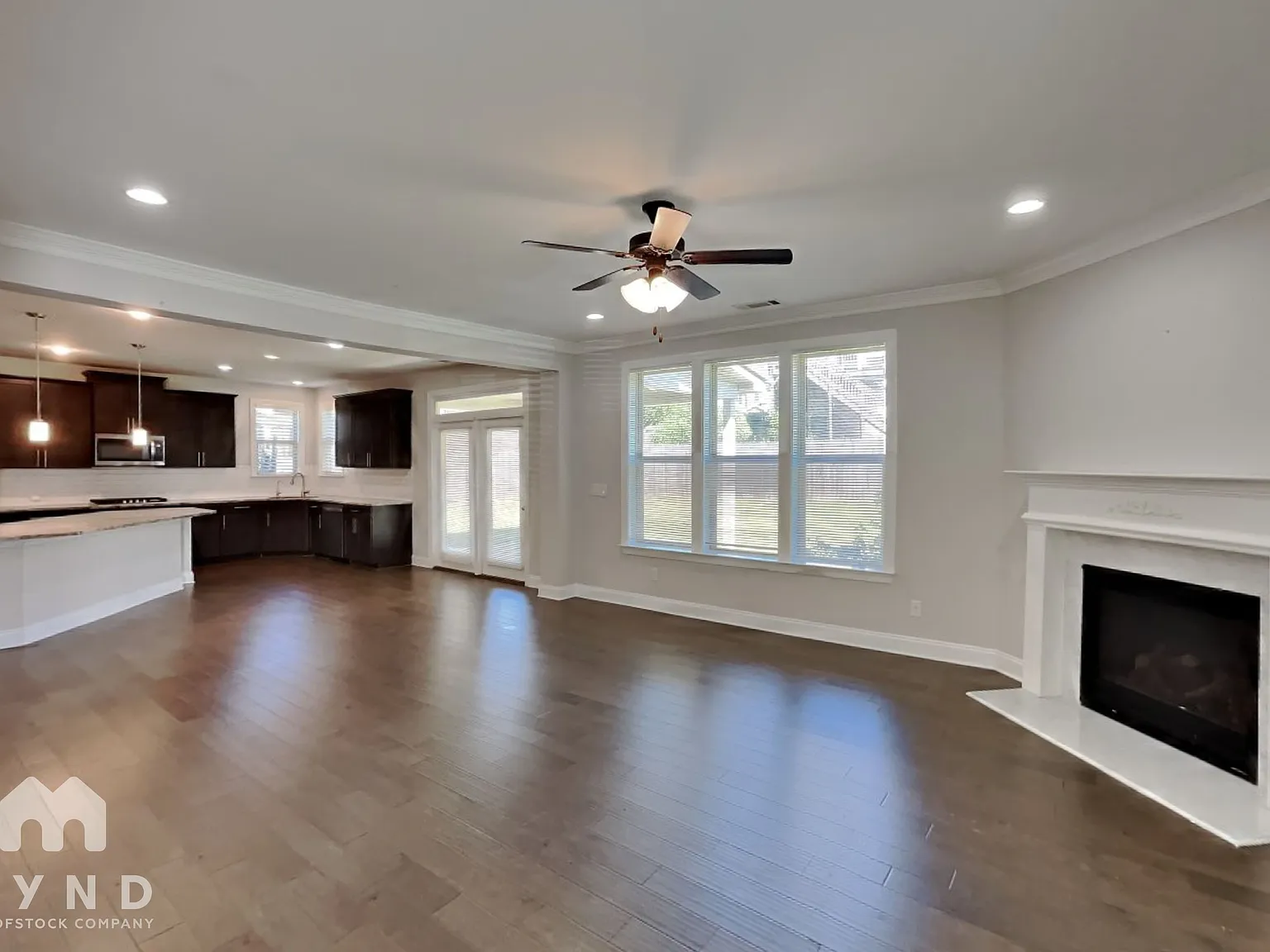 4 bed, 4.0 bath, 3714 sqft, $3,325 — Photo 4