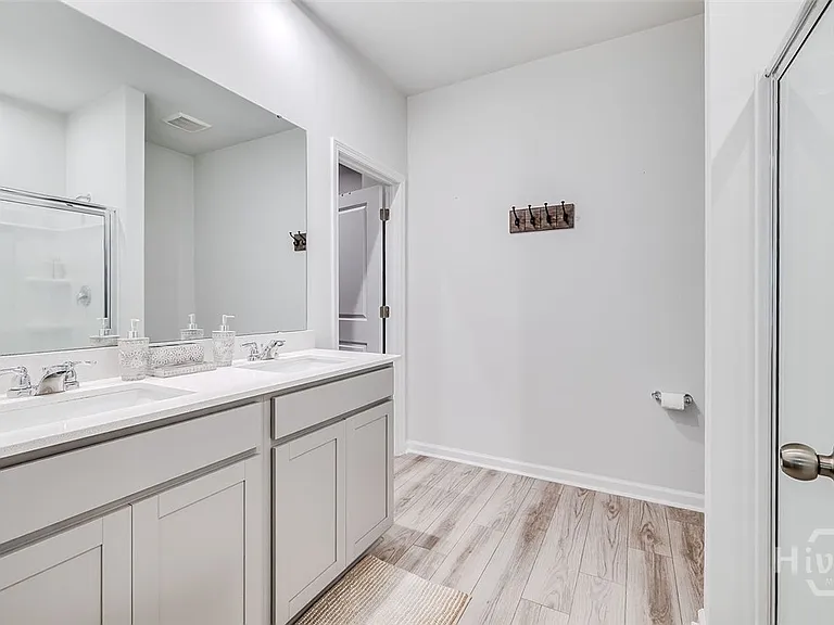 64 Shade Tree Dr — Photo 21