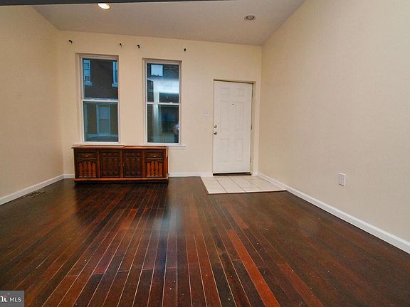 3rd image of 1438 N Hollywood St