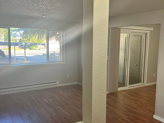 5th image of 3213-3219 49th Ave NE #2
