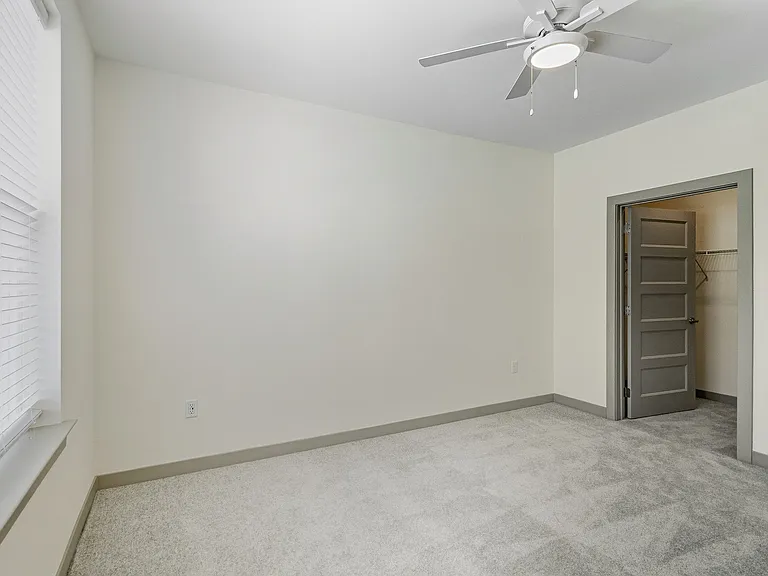 Allure Apartments — Photo 38