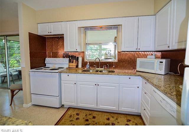 1st image of 119 W Lake Dr
