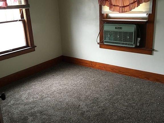5th image of 307 W 32nd St