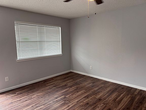 4th image of 405 Root Ave #6