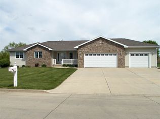 804 Northview Dr NE, Independence, IA 50644
