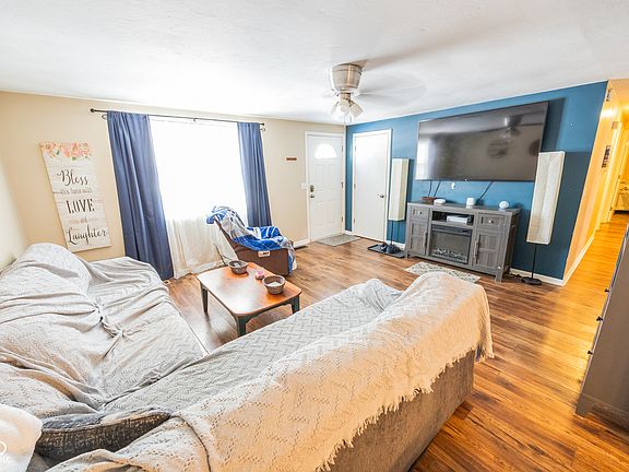 4th image of 909 North Dr