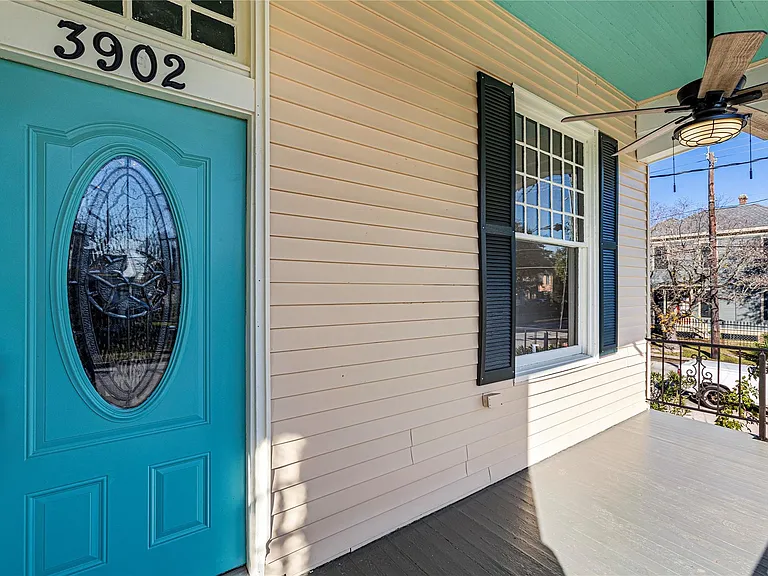 3902 Bernardo De Galvez #B — Photo 4
