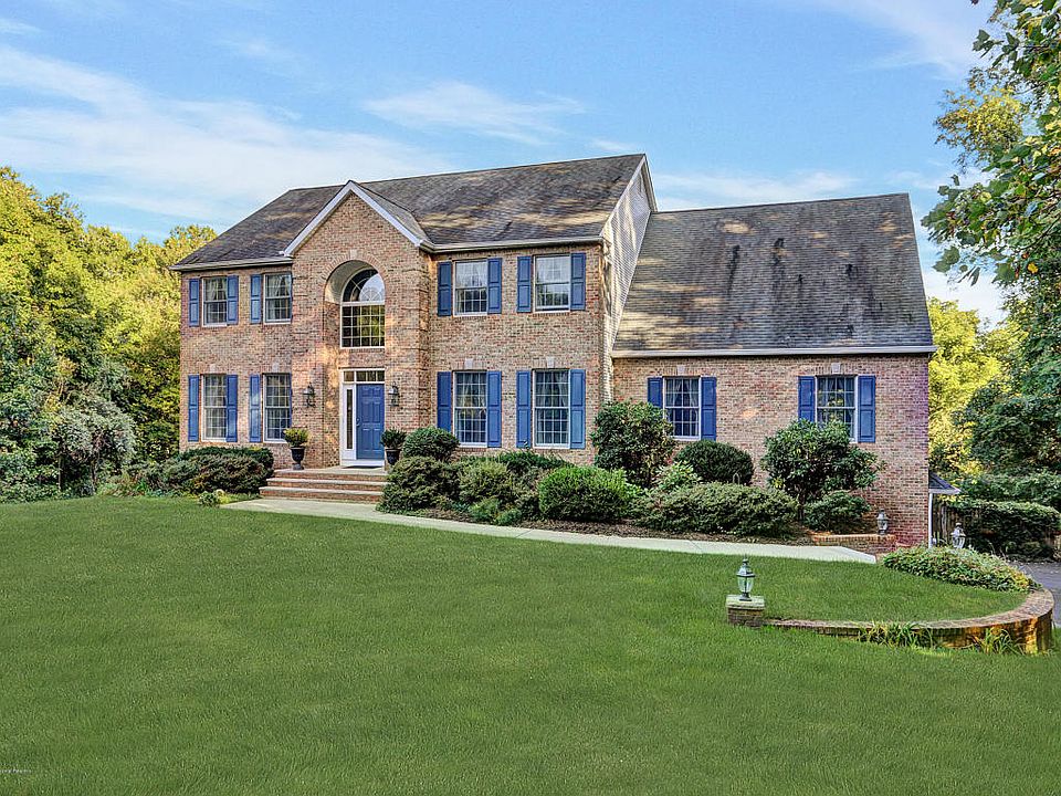 1st image of 10 Hayes Ct