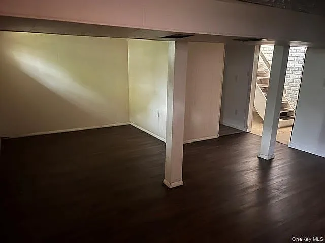 3 bed, 1.0 bath, 828 sqft, $4,100 — Photo 3
