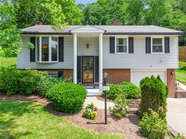 727 Pine Valley Dr, Pittsburgh, PA 15239