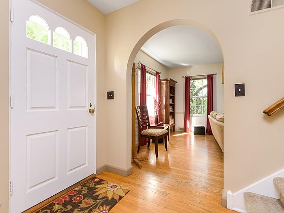 2nd image of 2921 Bronson Blvd