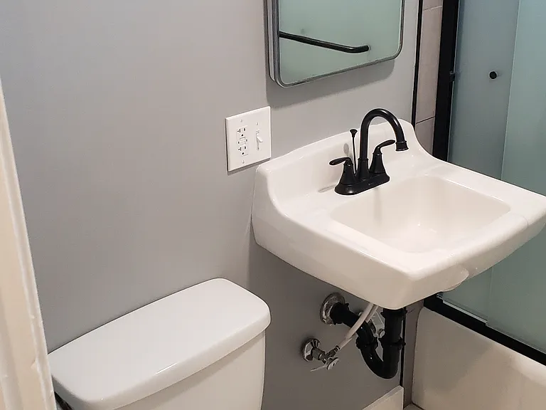 225 N Cloverdale Blvd #3 — Photo 5