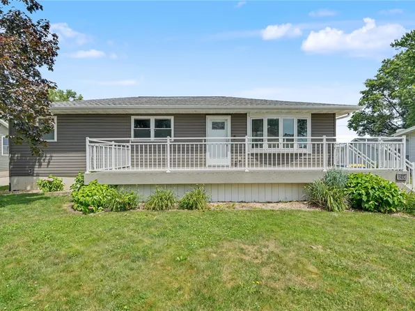 214 E Washington St, Norway, IA 52318