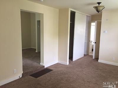 5th image of 926 Capitol St #A