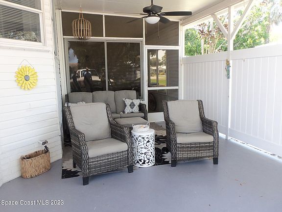 4th image of 301 Egret Cir