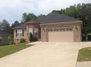 8915 Sunridge Dr, Ooltewah, TN 37363