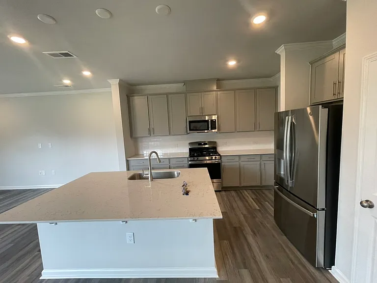5851 Woodlawn Dr — Photo 6