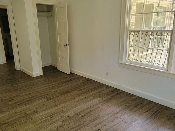 5th image of 703 Belmont St