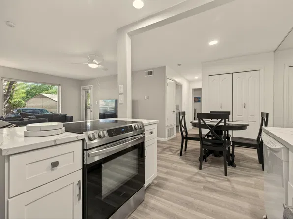 8210 Bent Tree Rd APT 116, Austin, TX 78759
