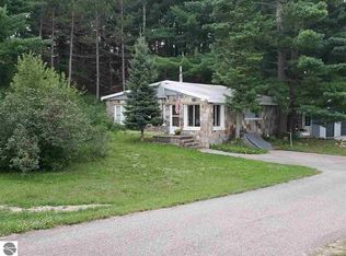 1367 Seeley Rd NW, Rapid City, MI 49676