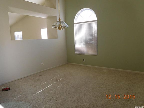 4th image of 672 Woodbridge Ct