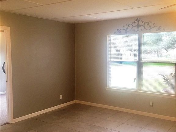 5th image of 239 Lakewood Dr