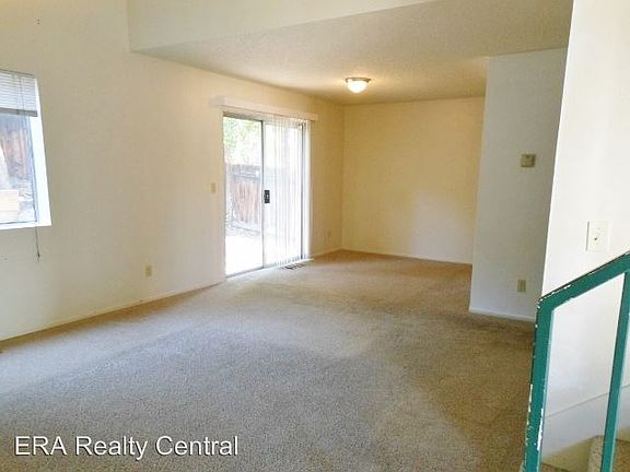 3rd image of 3144 Myles Dr
