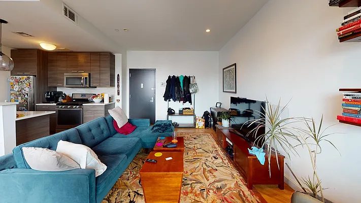 Rented by Bond New York | media 6