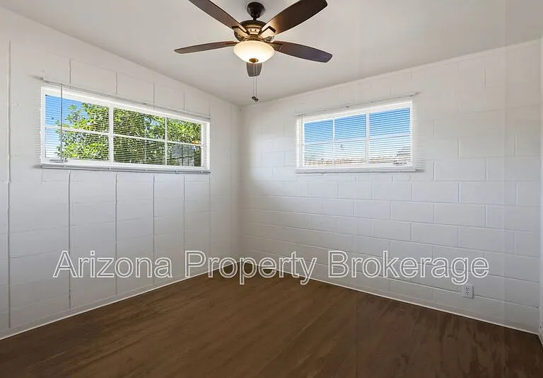 450 W 6th St #A — Photo 18