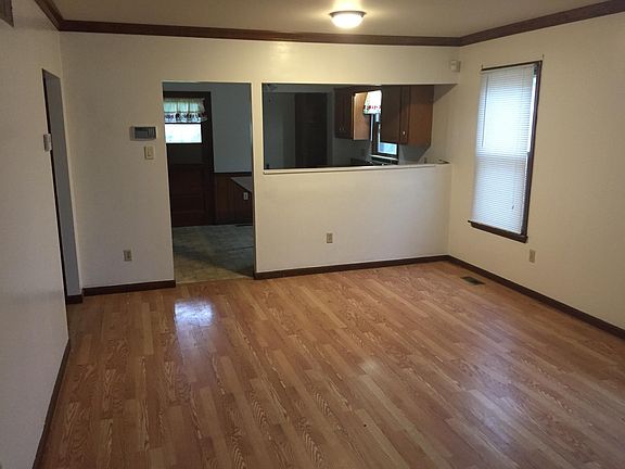 4th image of 8017 Ellerton Ave