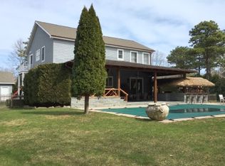 8 2nd Ave, East Hampton, NY 11937