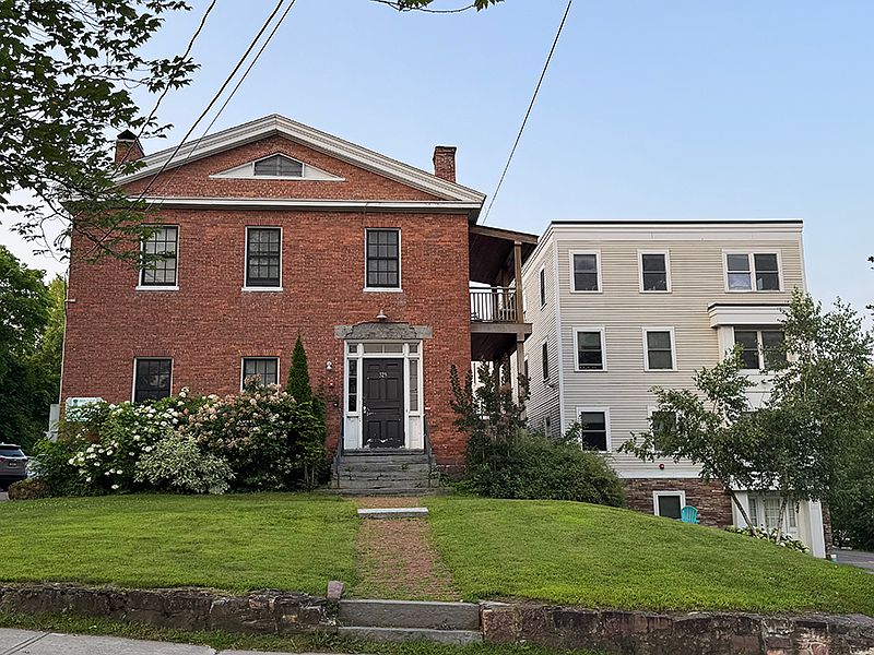1st image of 323 College St Unit 12