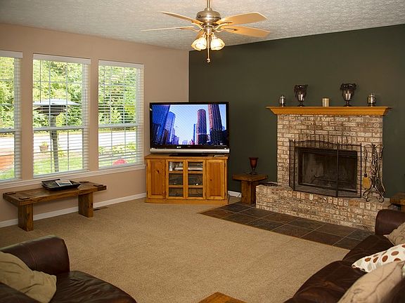 4th image of 793 Bloor Woods Ct