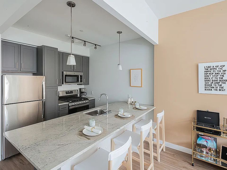 1st image of 2319 3rd Ave #1916