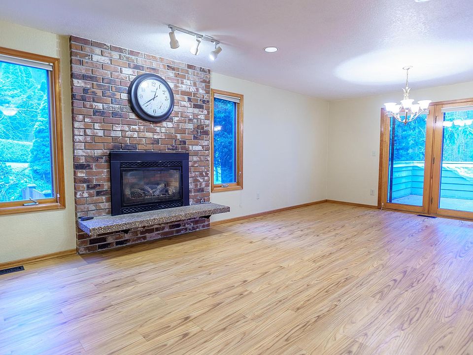Living room/ Dining room with gas fireplace