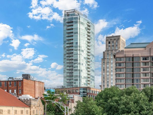 110 N Corcoran St #2404
