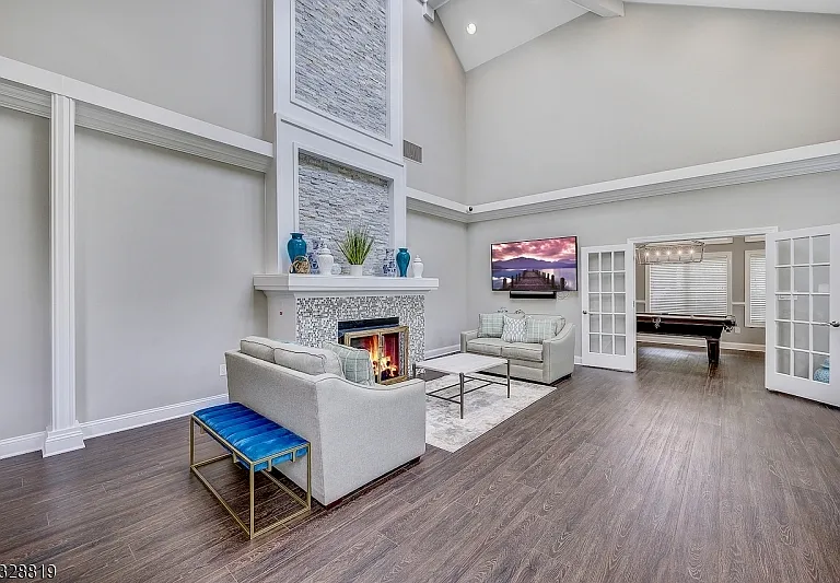 103 Crown Ct — Photo 31