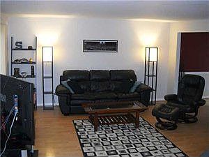4th image of 1105 Charlesgate Cir