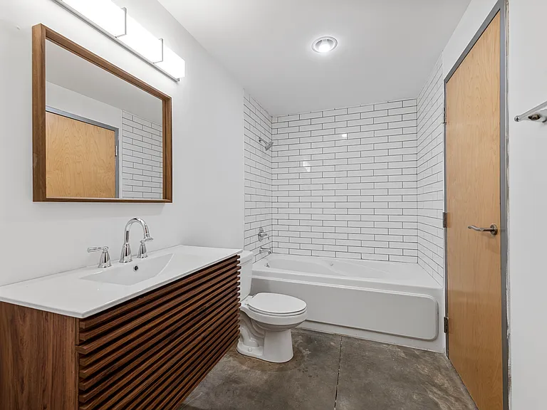 GW Apartments — Photo 8
