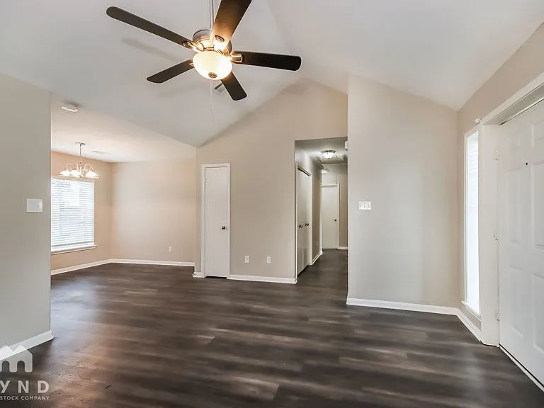126 Kellyn Oaks Dr — Photo 6