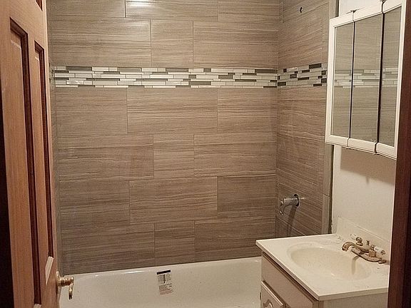 4th image of 477 Atlantic Ave APT 2
