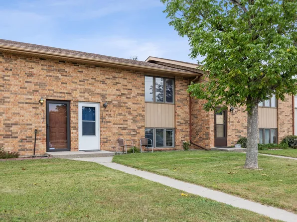 1028 Front St #5, Casselton, ND 58012