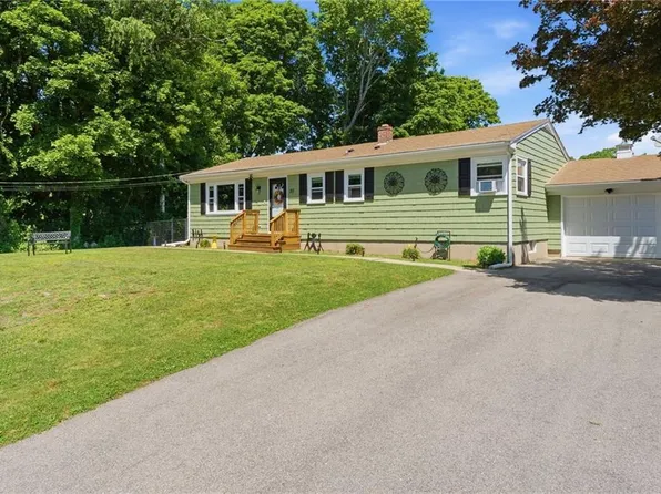 25 Meadow Lark Dr, Westerly, RI 02891