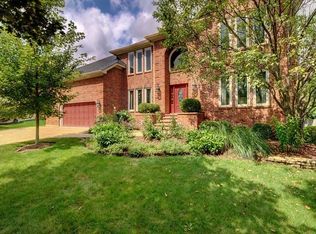 6325 Bobby Jones Ln, Woodridge, IL 60517