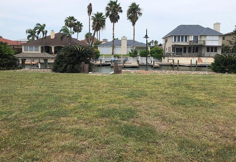 1st image of 104 Angelfish Ct