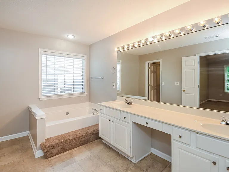 3740 Ridgefair Dr — Photo 14