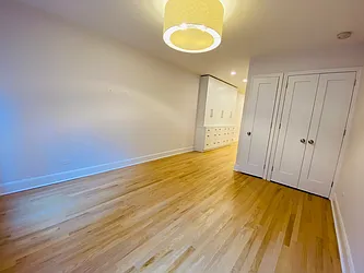 Rented by Metropolis Real Estate of Manhattan